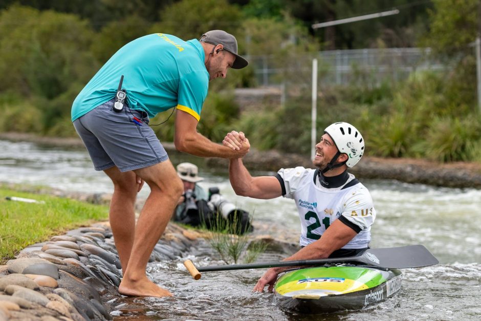 r31_32_2383_1600_w2400_h1600_fmax