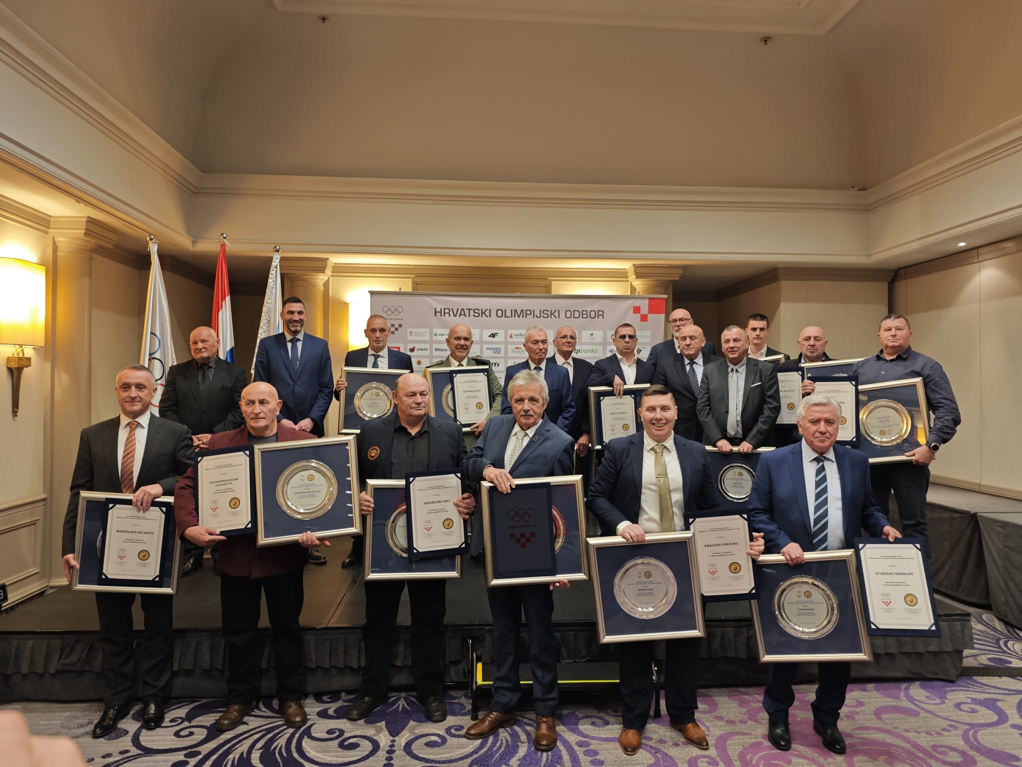 Zaslužnicima iz sustava sporta HOO i Ministarstvo hrvatskih branitelja dodijelili priznanje za doprinos u obrani RH